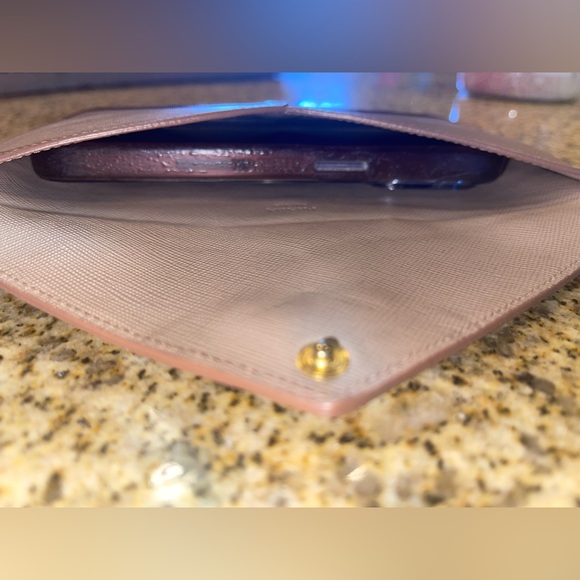 Authentic Prada Saffiano leather envelope wallet
Beige Color - Picture 12 of 13